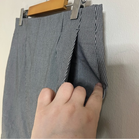 Dynamite Gray Mini Pencil Skirt for Work - Picture 4 of 6